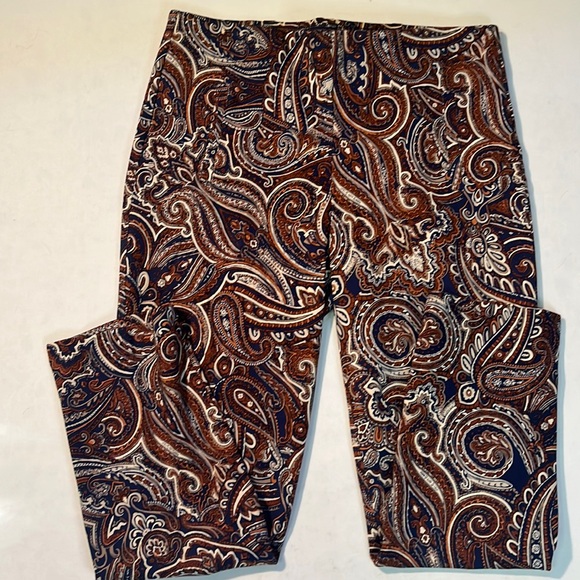 Chico's Pants - Chico’s Knit Pant Women’s Size 8P Paisley Print Slimming Pencil Pant